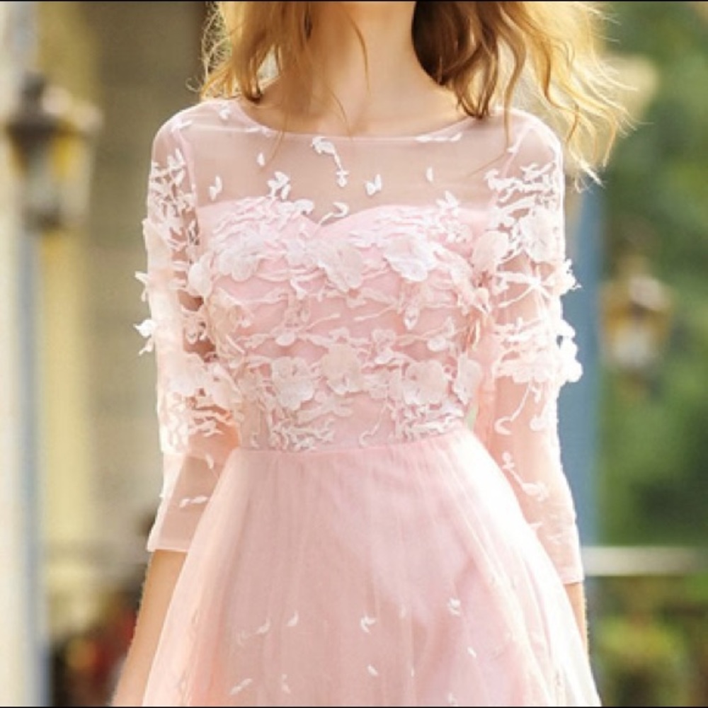 ๐๐Stunning Peach 3D Floral maxi dress - Picture 2 of 6